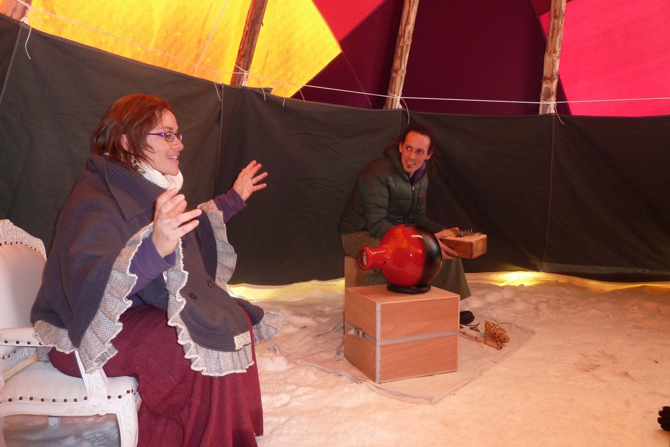 Contes d'hiver sous le tipi en février 2011 aux Fourgs Contes d'hiver sous le tipi en février 2011 aux Fourgs
