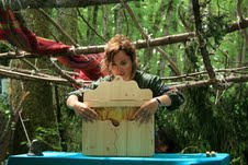 Le kamishibaï à Cabanes 2 dans les bois du musée des maisons comtoises, belles journées sous nos cabanes. Juin 2012. Le kamishibaï à Cabanes 2 dans les bois du musée des maisons comtoises, belles journées sous nos cabanes. Juin 2012.