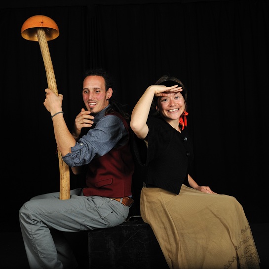 Avec Pierrick Grobety, spectacle de Contes du monde Le voyage enchanté joué au théâtre de la Cardamone à Neuchâtel Avec Pierrick Grobety, spectacle de Contes du monde Le voyage enchanté joué au théâtre de la Cardamone à Neuchâtel