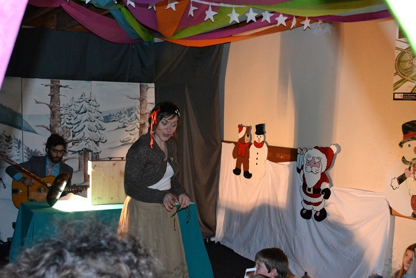Spectacle de contes de Noël à Villedieu les mouthe en décembre 2012 Spectacle de contes de Noël à Villedieu les mouthe en décembre 2012